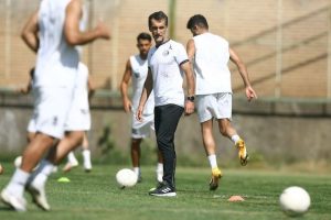محمد احمدزاده مربی استقلال را به تیم ملی پیشنهاد داد1