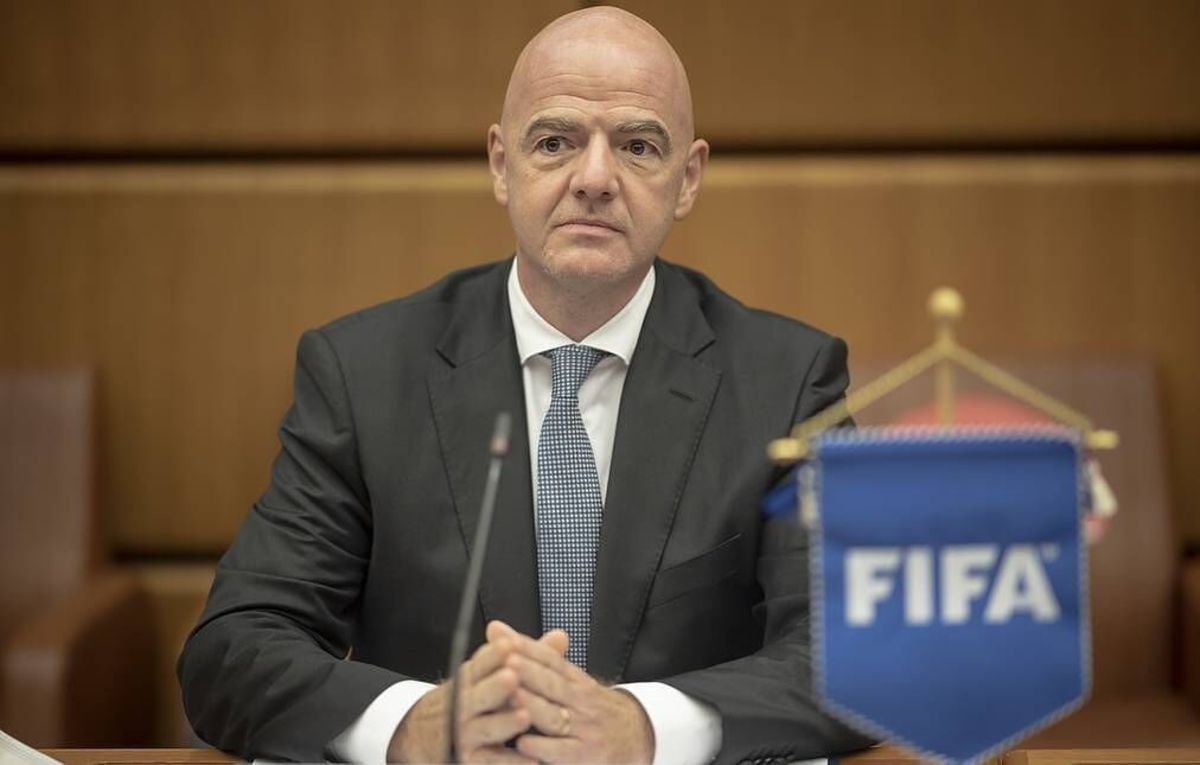 رئیس فیفا گفت فوتبال را سیاسی نکنید1