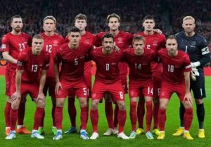 فدراسیون جهانی فوتبال به دانمارک اجازه استفاده از پیراهنی که شعار حمایت از حقوق بشر نوشته شده نداد