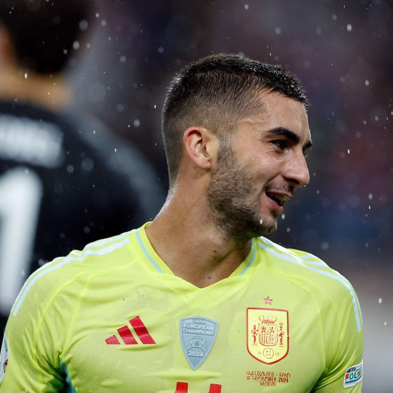 لبخند مهاجم بارسلونا کنار ستاره‌های رئال؛ راز شادی فران تورس